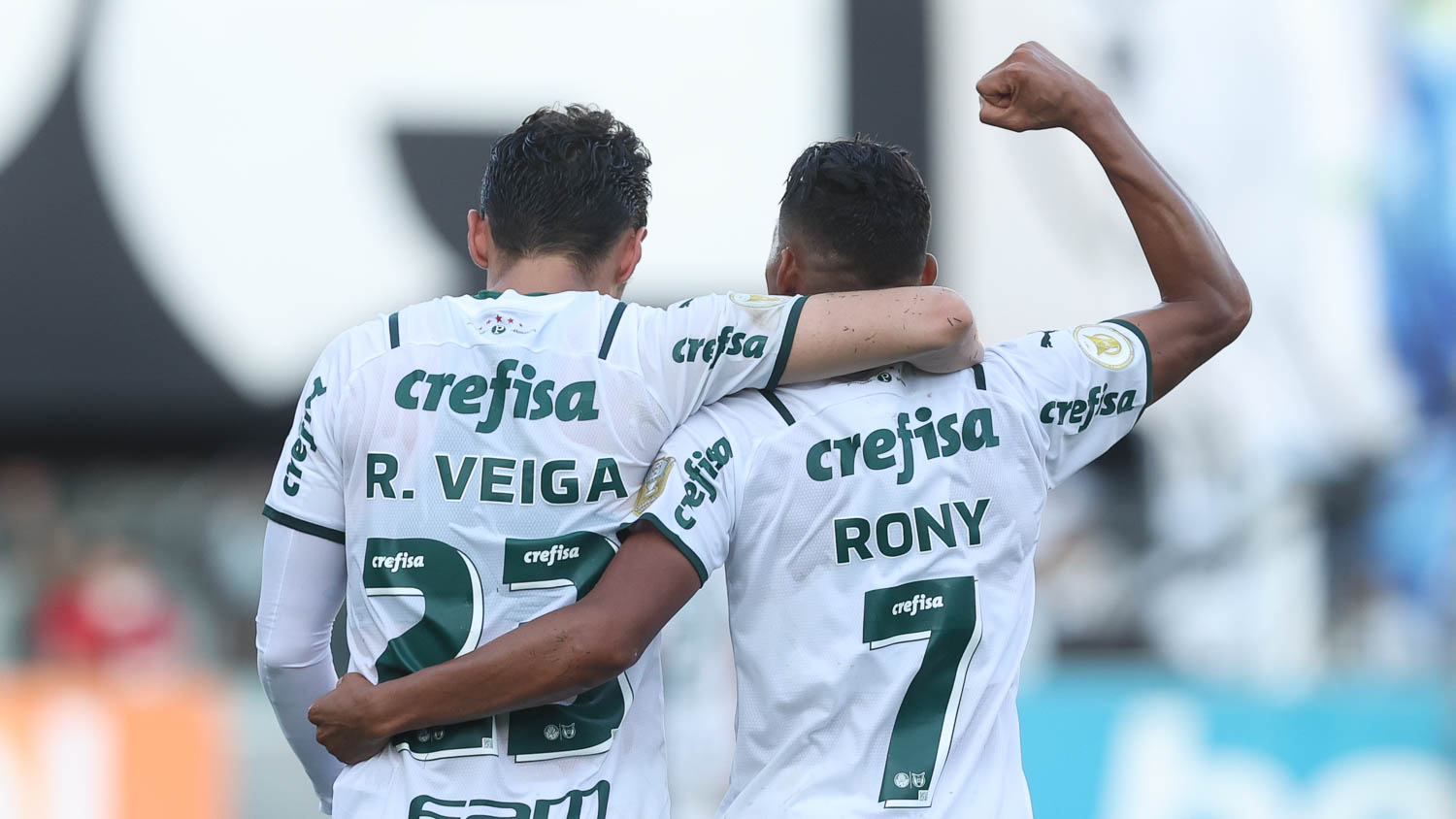Raphel Veiga cruza e Rony marca bonito gol pela seleção brasileira