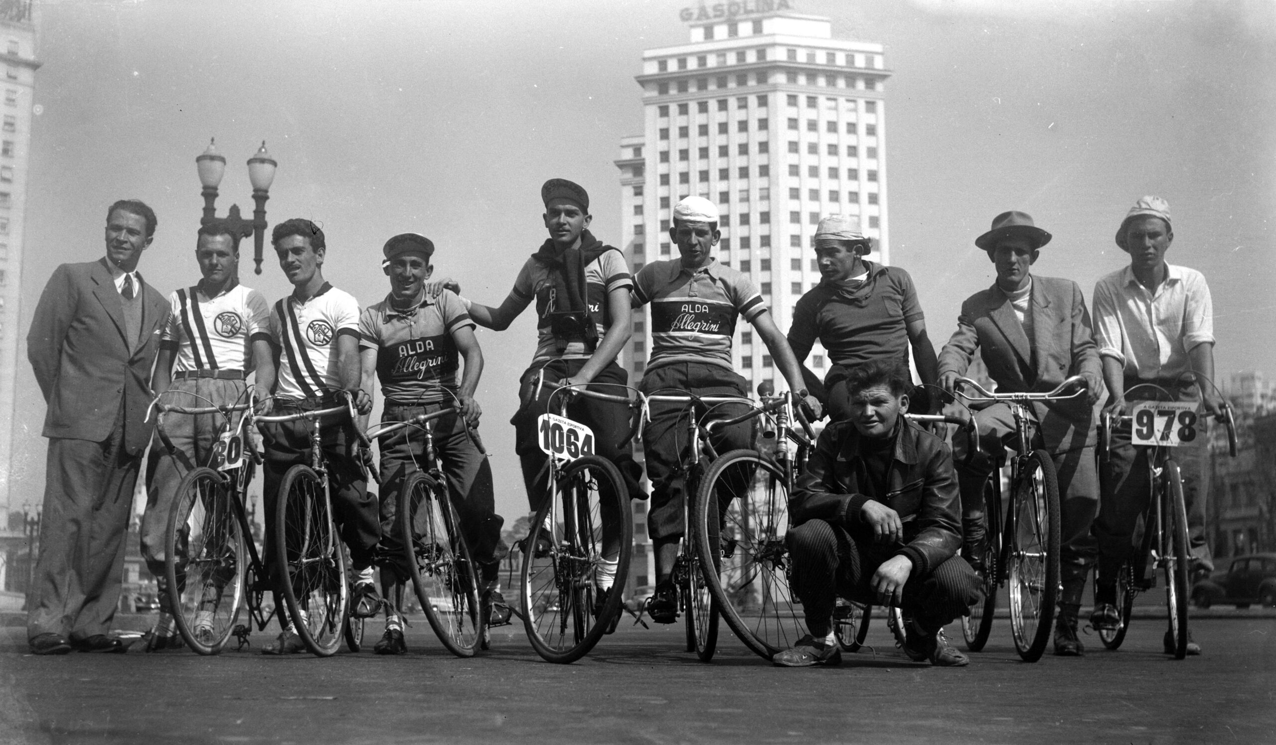 Veja fotos históricas da Prova Ciclística 9 de Julho