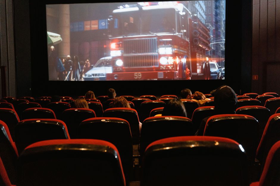 Vai ver um filme? Manual do Mundo explica como funciona uma sala de cinema