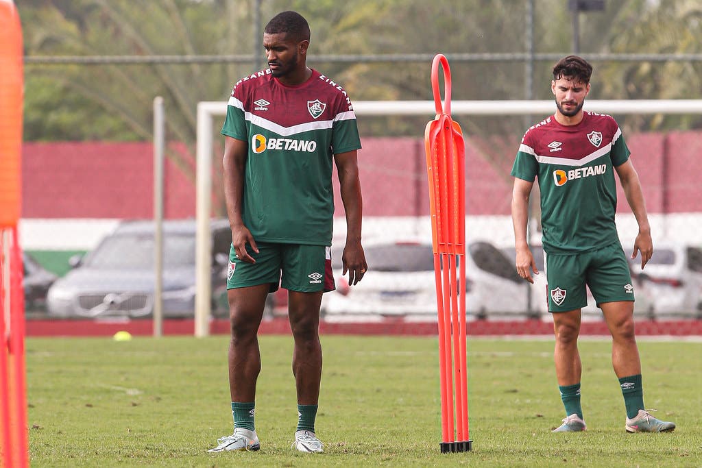Marlon explica importância da família na decisão de voltar ao Fluminense