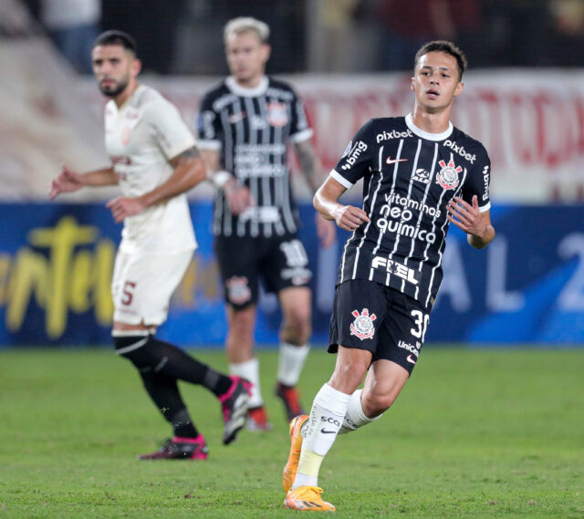 Análise: Corinthians passa por Universitario na Sula, mas futebol fica em segundo plano