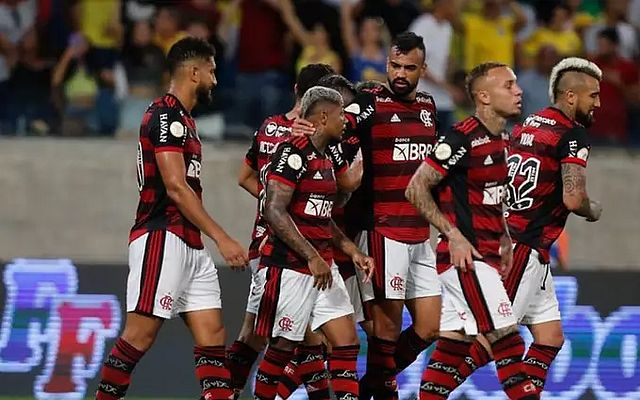 Barca tripla! Vidal e outros dois nomes deixam Flamengo na janela de transferências - Flamengo - Notícias e jogo do Flamengo