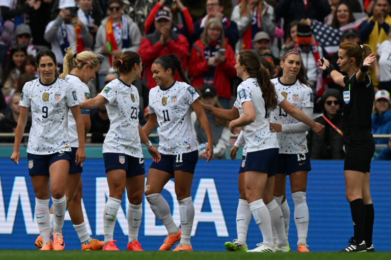 Estados Unidos confirmam favoritismo e estreiam com vitória sobre o Vietnã na Copa do Mundo feminina