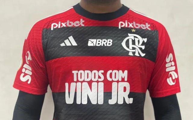 Flamengo leiloa camisa de luta antirracismo autografada por Vini Jr - Flamengo - Notícias e jogo do Flamengo