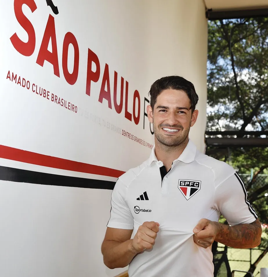 Zagueiro da Seleção Brasileira manda recado pra Alexandre Pato após 1º gol