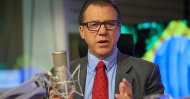 Jornada 6×1 é cruel, diz ministro do Trabalho, Luiz Marinho