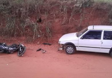 Dracena – Acidente em vicinal entre carro e moto deixa duas pessoas feridas