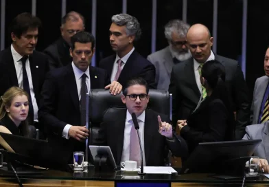 Câmara aprova urgência para proposta que reduz benefícios fiscais