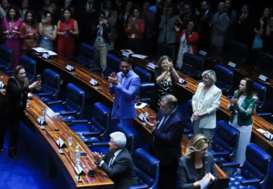 Senado aprova projeto contra adultização de crianças na internet