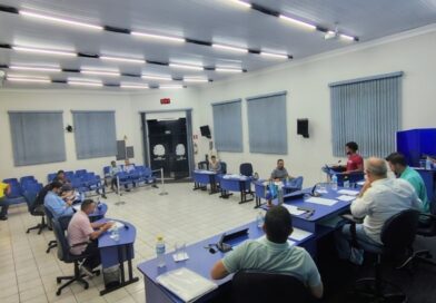 Junqueirópolis – Câmara aprova por unanimidade gratificação para servidores da Educação e crédito suplementar de R$ 570 mil