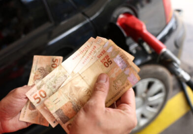 Petrobras reduz preço da gasolina em 4,9%