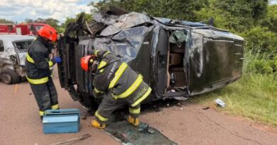 Martinópolis – Acidente envolvendo três carros