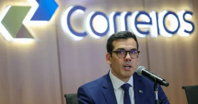 Correios preveem 15 mil demissões voluntárias e fechar mil agências