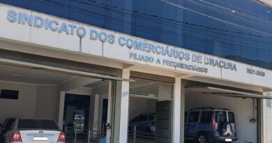 Dracena – Sindicato dos Comerciários faz entrega de mais de 1.200 kits de material escolar