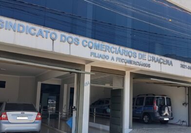 Dracena – Sindicato dos Comerciários faz entrega de mais de 1.200 kits de material escolar